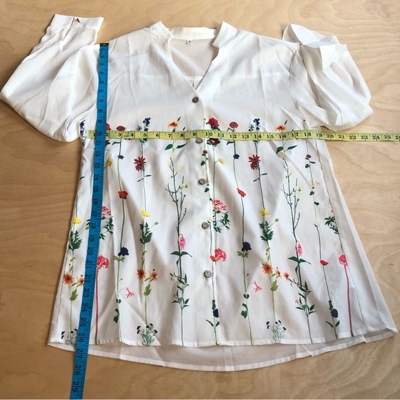 V Neck Sheer Rolled Tabs Sleeve Blouse Size M White Feminine Bohemian. - Picture 10 of 10